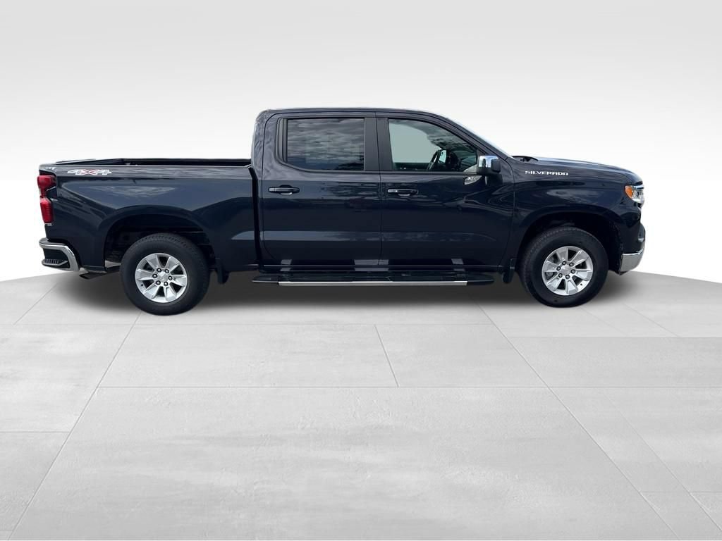 Used 2023 Chevrolet Silverado 1500 LT AWD/4WD image 7