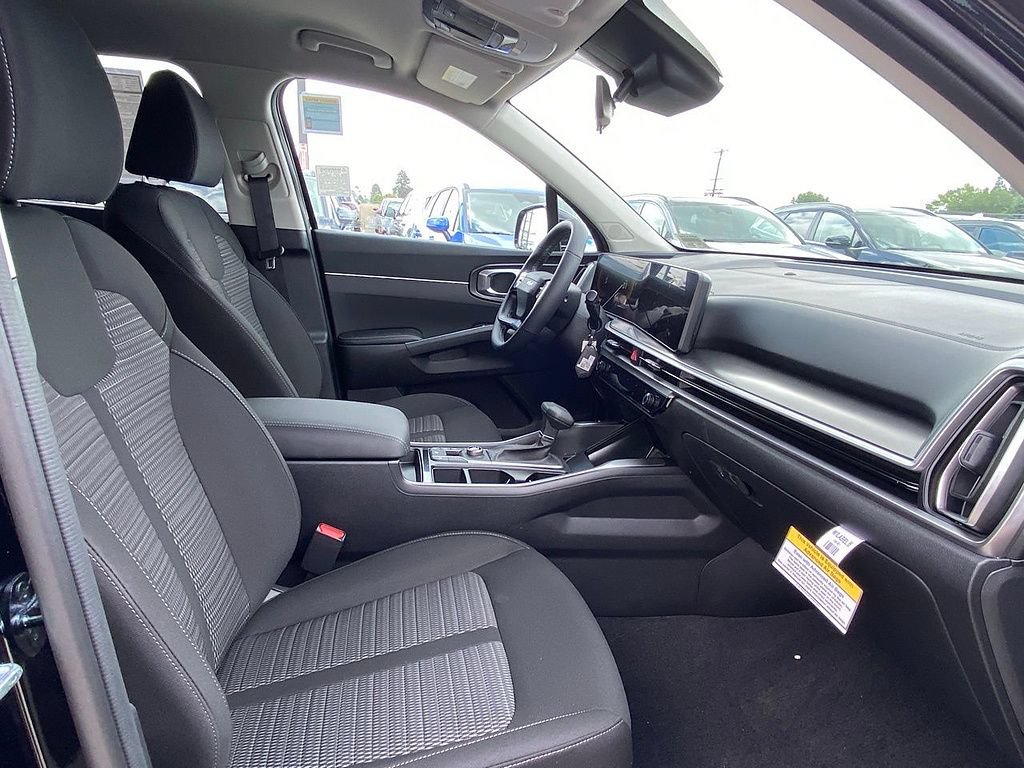 New 2026 Kia Sorento LX FWD image 25
