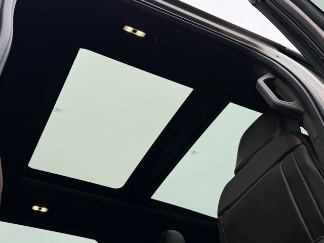 Used 2021 Ford F350 King Ranch w/ King Ranch Ultimate Package image 3