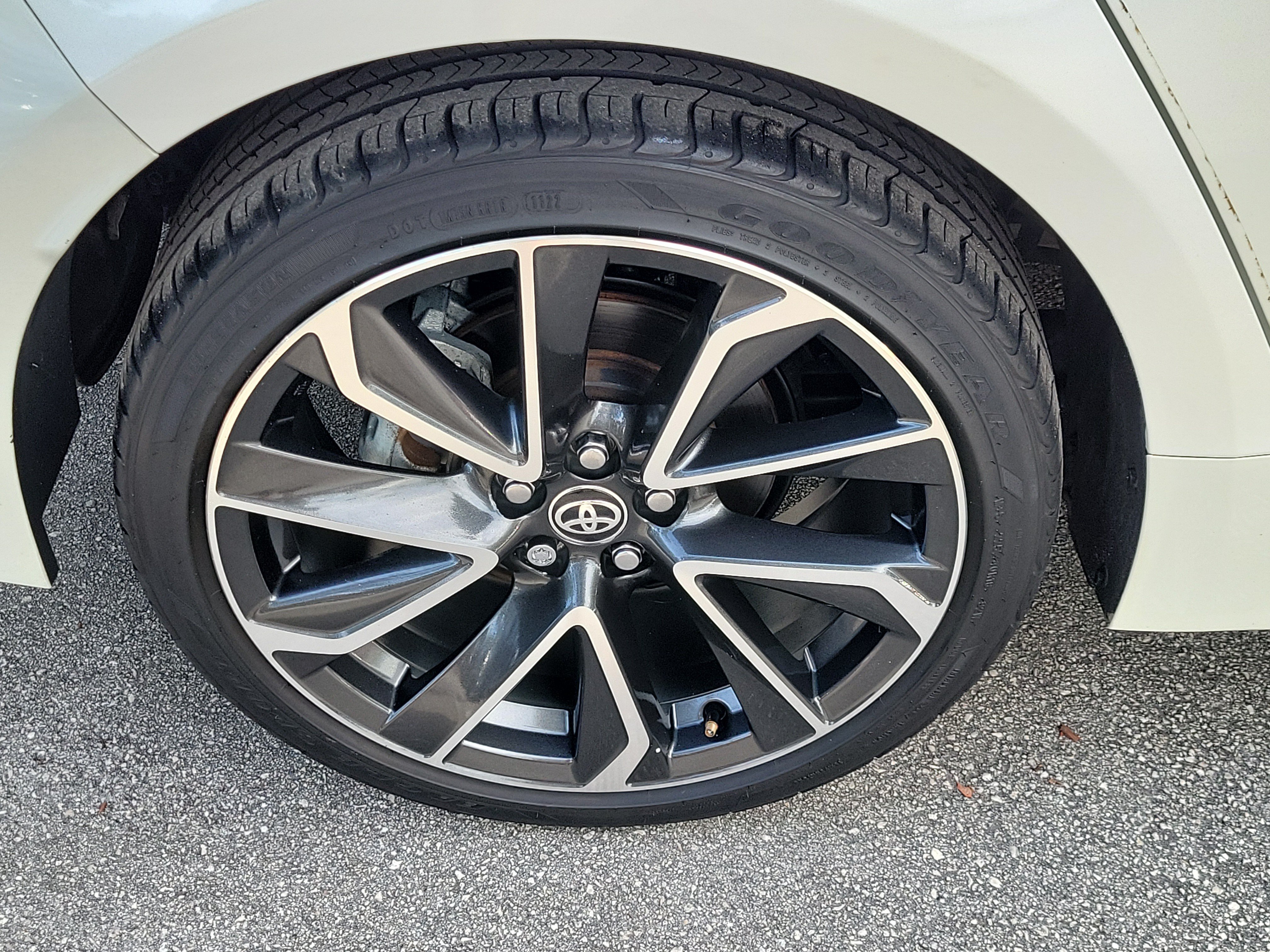 Used 2021 Toyota Corolla SE FWD image 5