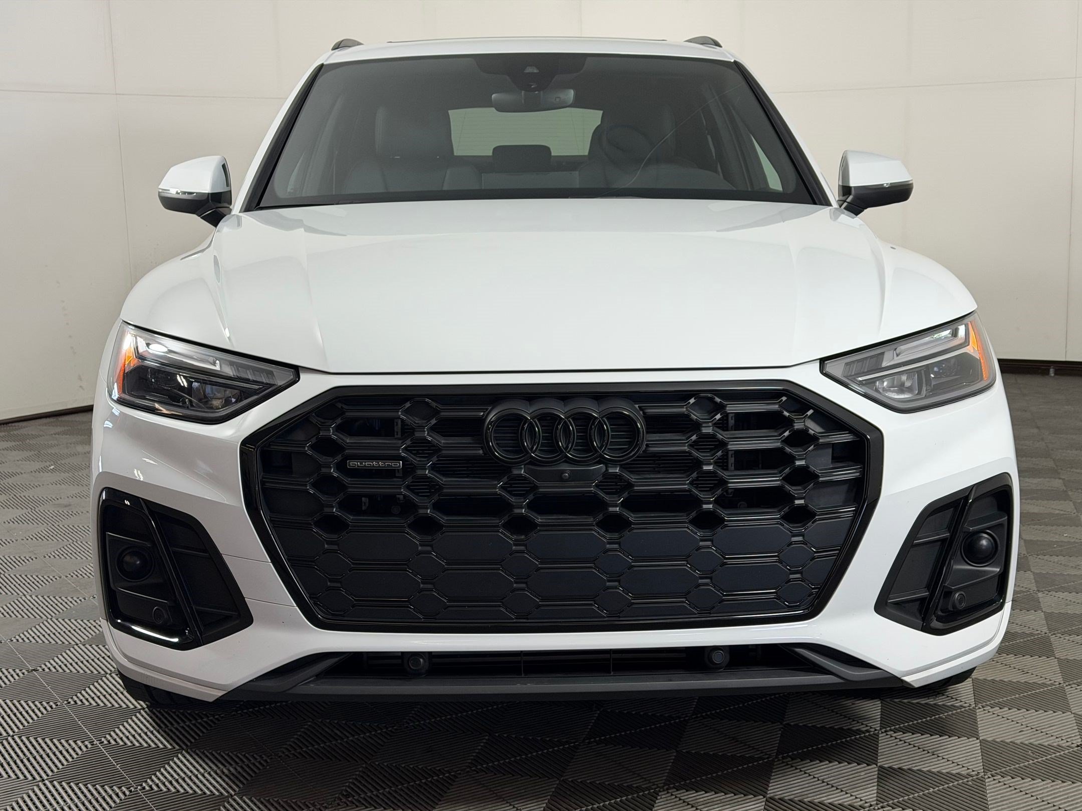 Used 2023 Audi Q5 e Premium Plus w/ Premium Plus Package AWD/4WD image 6