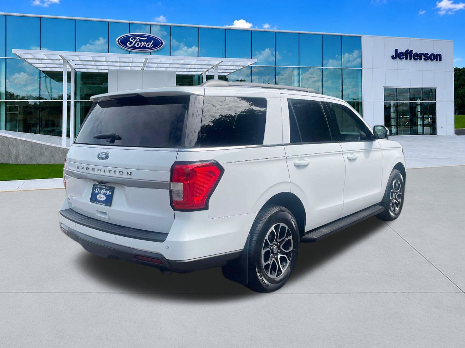 Used 2022 Ford Expedition XLT RWD image 8