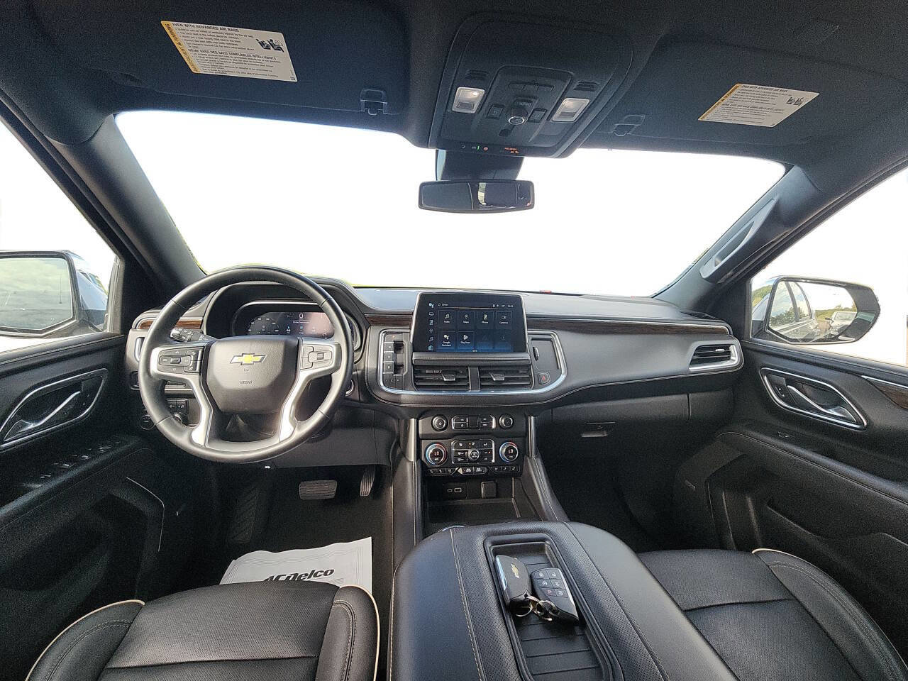 Used 2023 Chevrolet Suburban Premier image 12