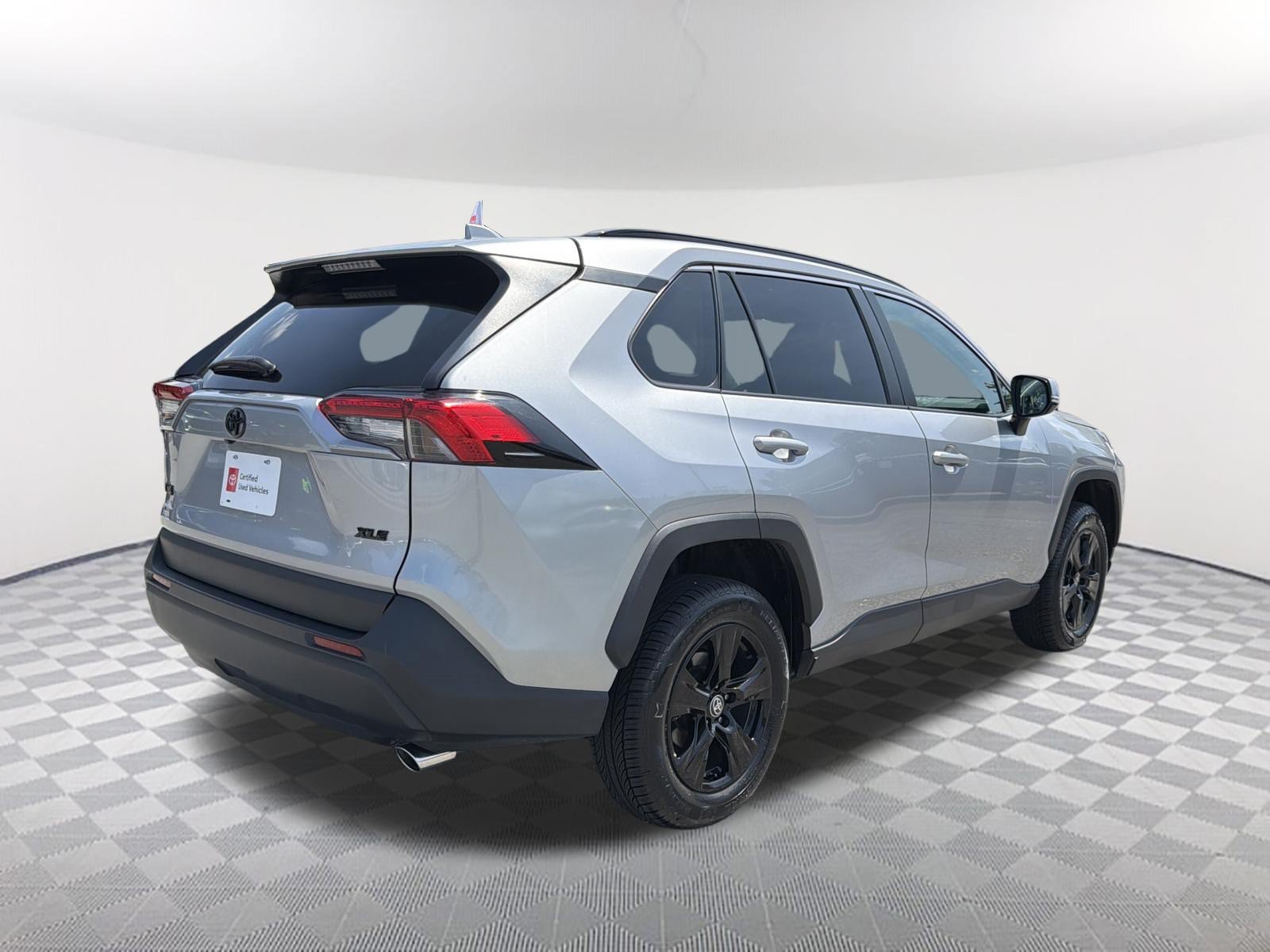 Certified 2025 Toyota RAV4 XLE FWD image 16