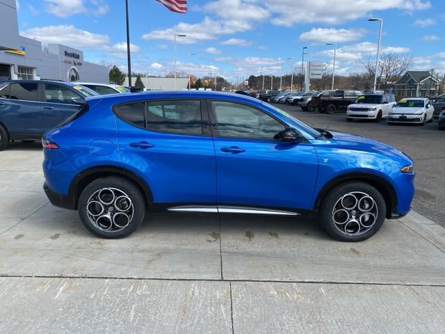 Used 2024 Alfa Romeo Tonale Ti image 2