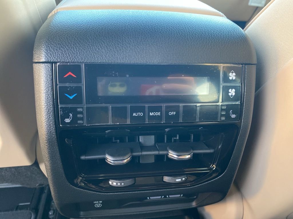 New 2025 Jeep Grand Cherokee L Limited image 40