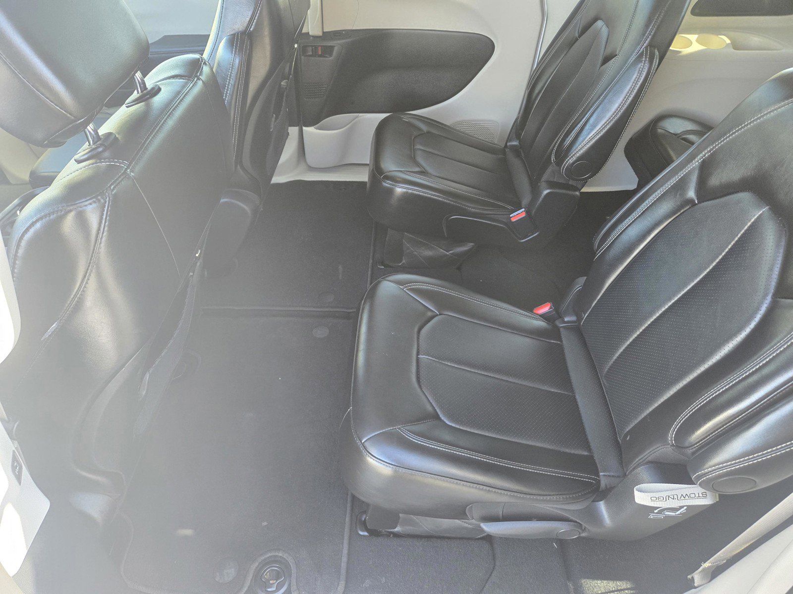 Used 2024 Chrysler Pacifica Touring-L image 6