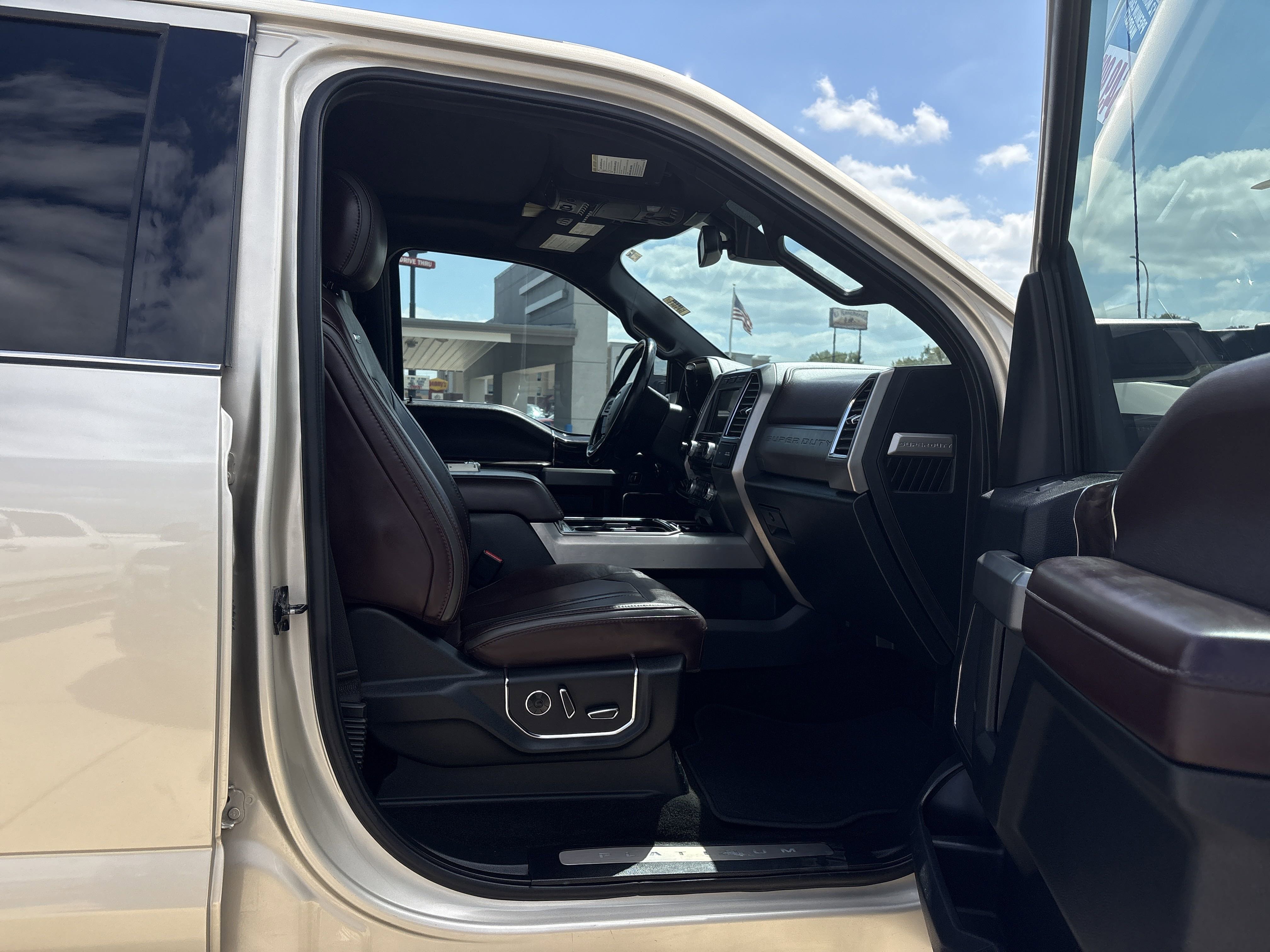 Used 2017 Ford F250 Platinum w/ Platinum Ultimate Package image 10