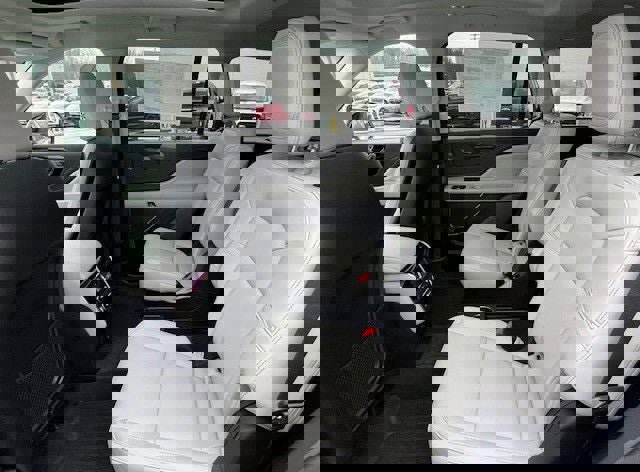 New 2026 Lincoln Aviator AWD image 19