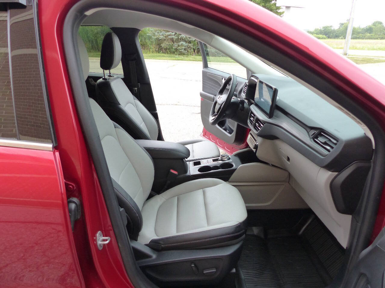 Used 2026 Ford Escape Platinum AWD/4WD image 44