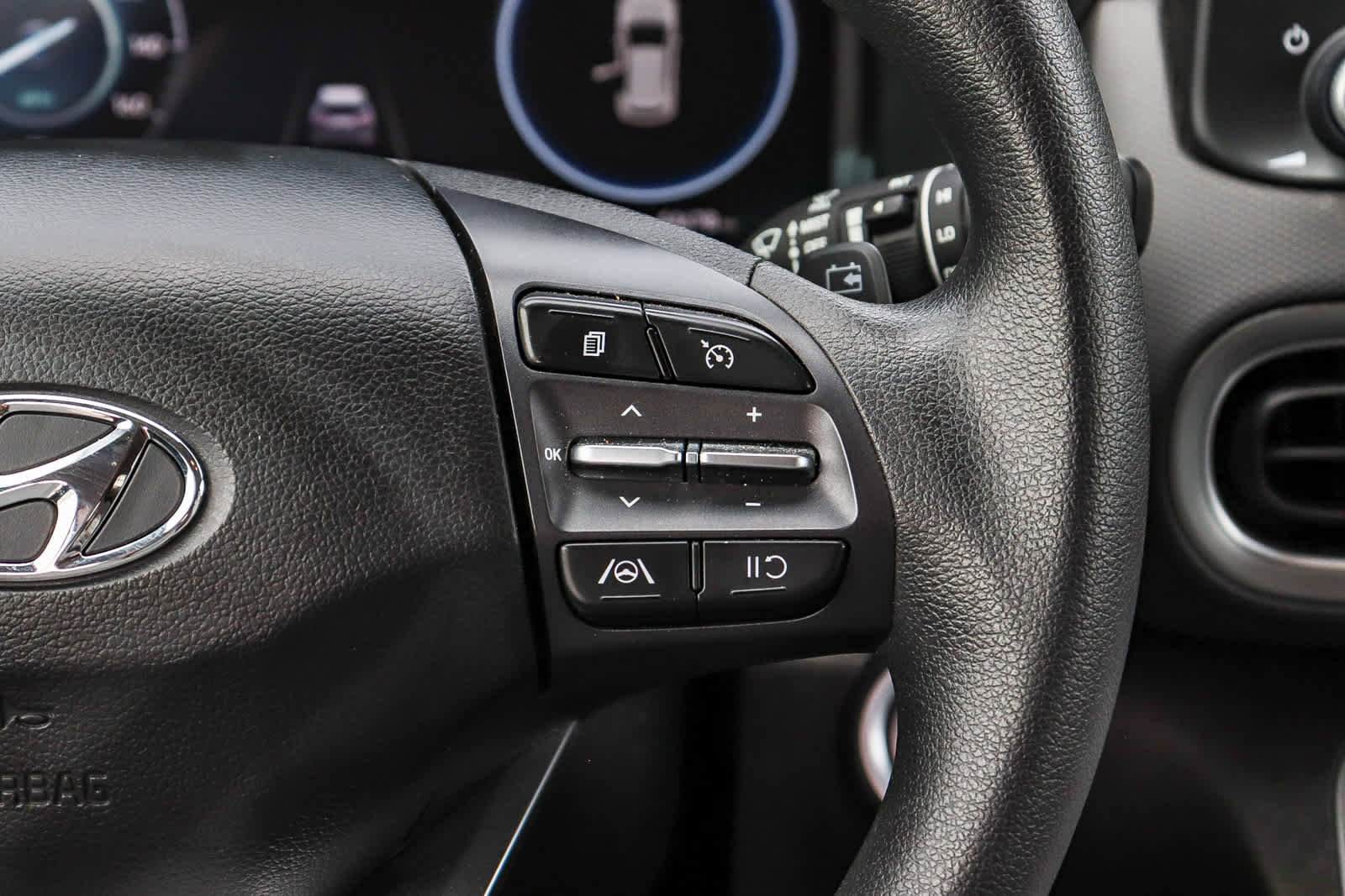 Used 2023 Hyundai Kona SE image 19
