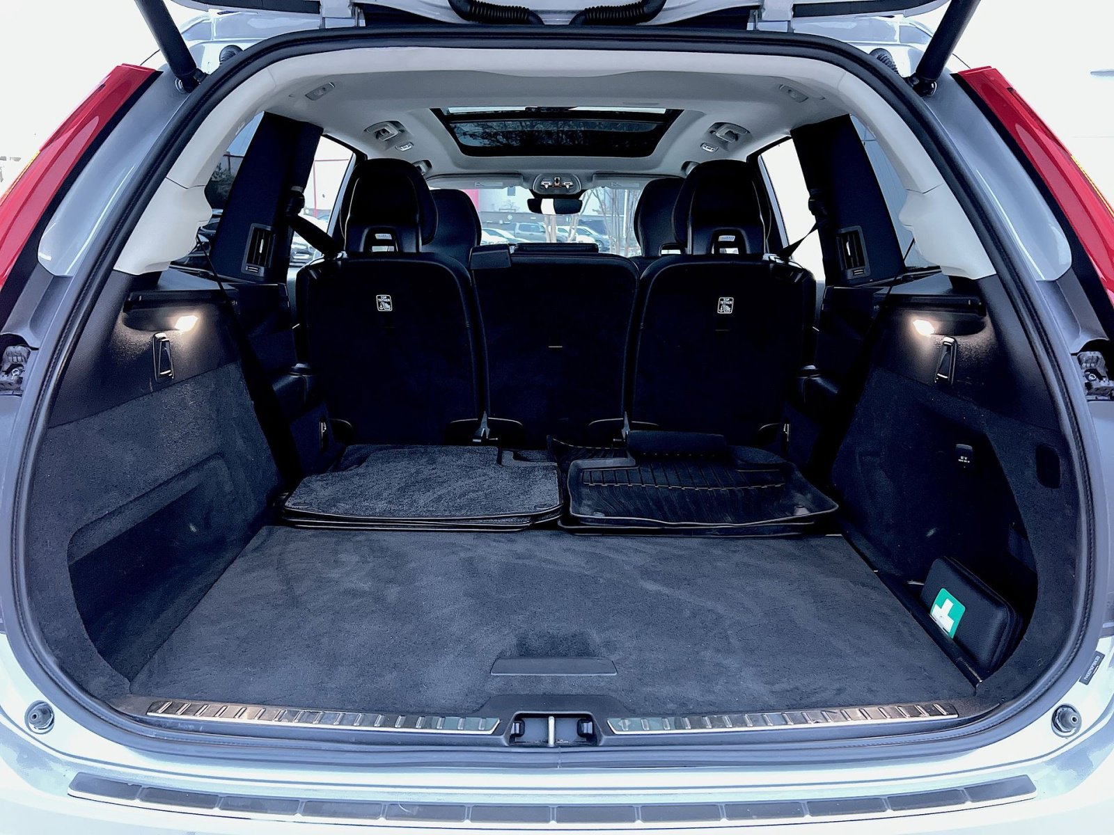 Certified 2023 Volvo XC90 B6 Plus image 27