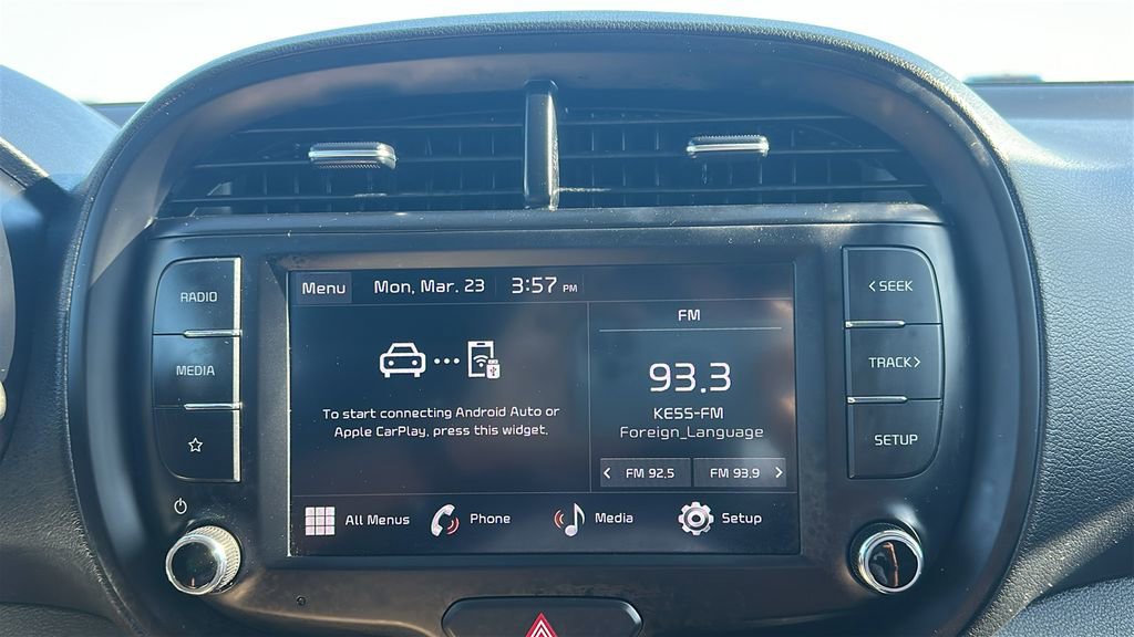Used 2025 Kia Soul LX w/ LX Technology Package FWD image 23
