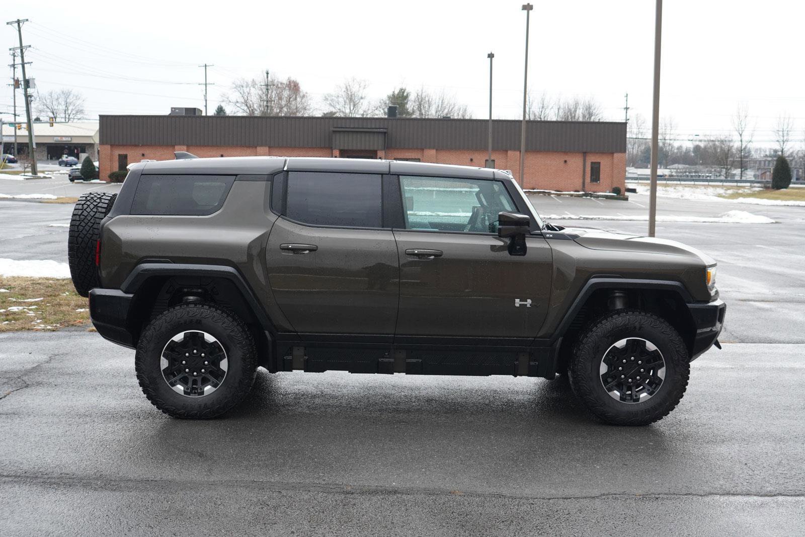New 2024 GMC Hummer EV 2X w/ Extreme Off-Road Package image 2