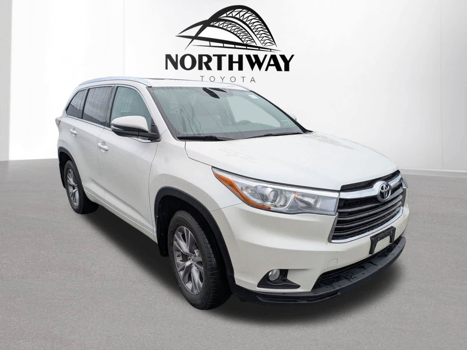 Used 2015 Toyota Highlander XLE AWD/4WD image 1