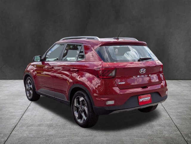 Used 2025 Hyundai Venue SEL FWD image 7