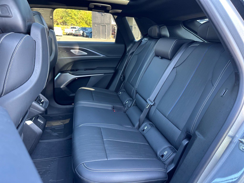Used 2024 Cadillac Lyriq Luxury image 22