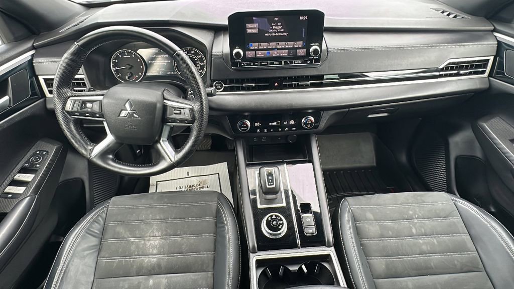 Used 2022 Mitsubishi Outlander SE image 17