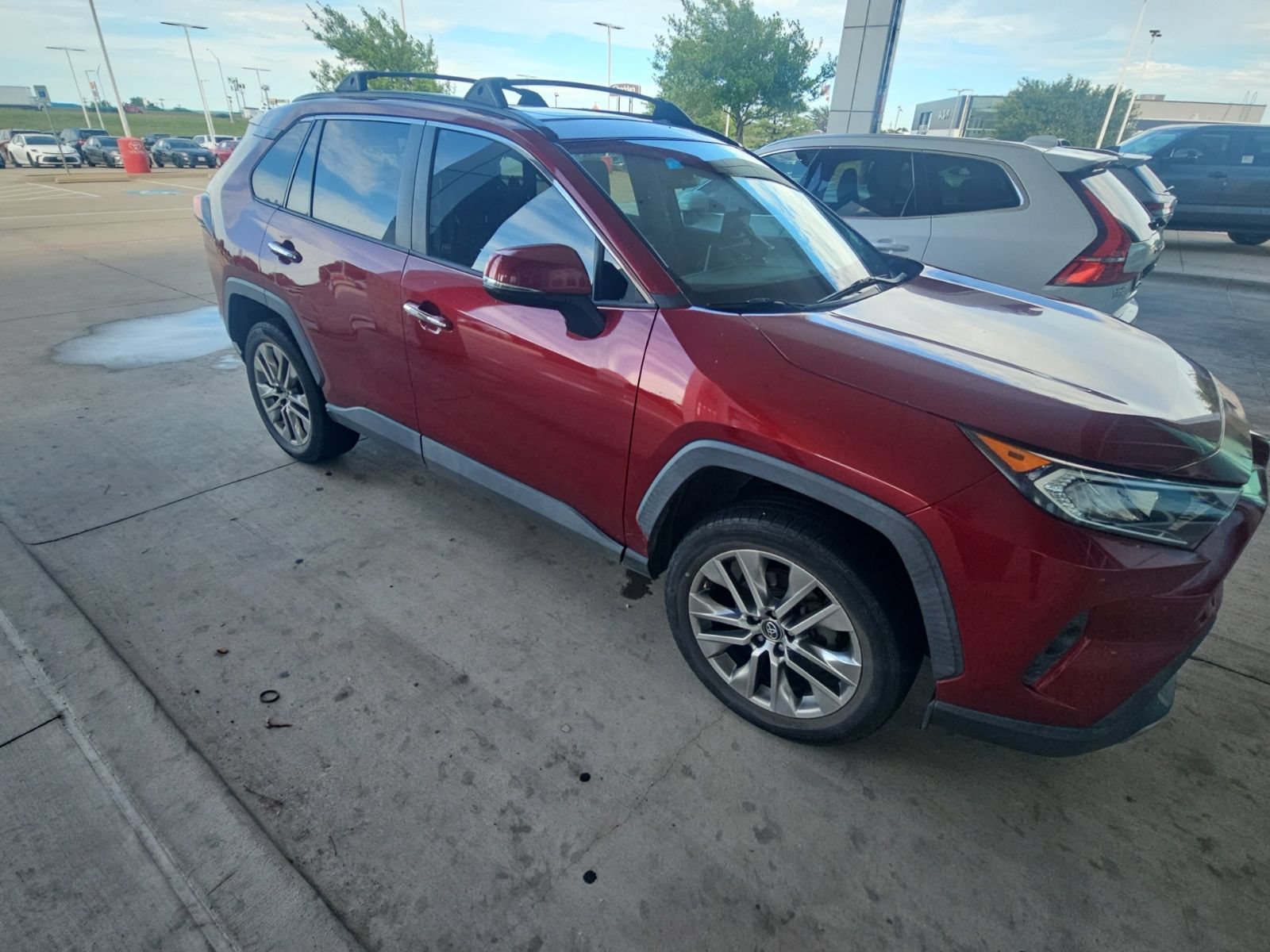 Used 2019 Toyota RAV4 Limited FWD image 26