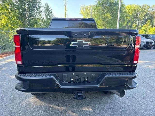 Used 2025 Chevrolet Silverado 2500 ZR2 w/ Technology Package AWD/4WD image 6