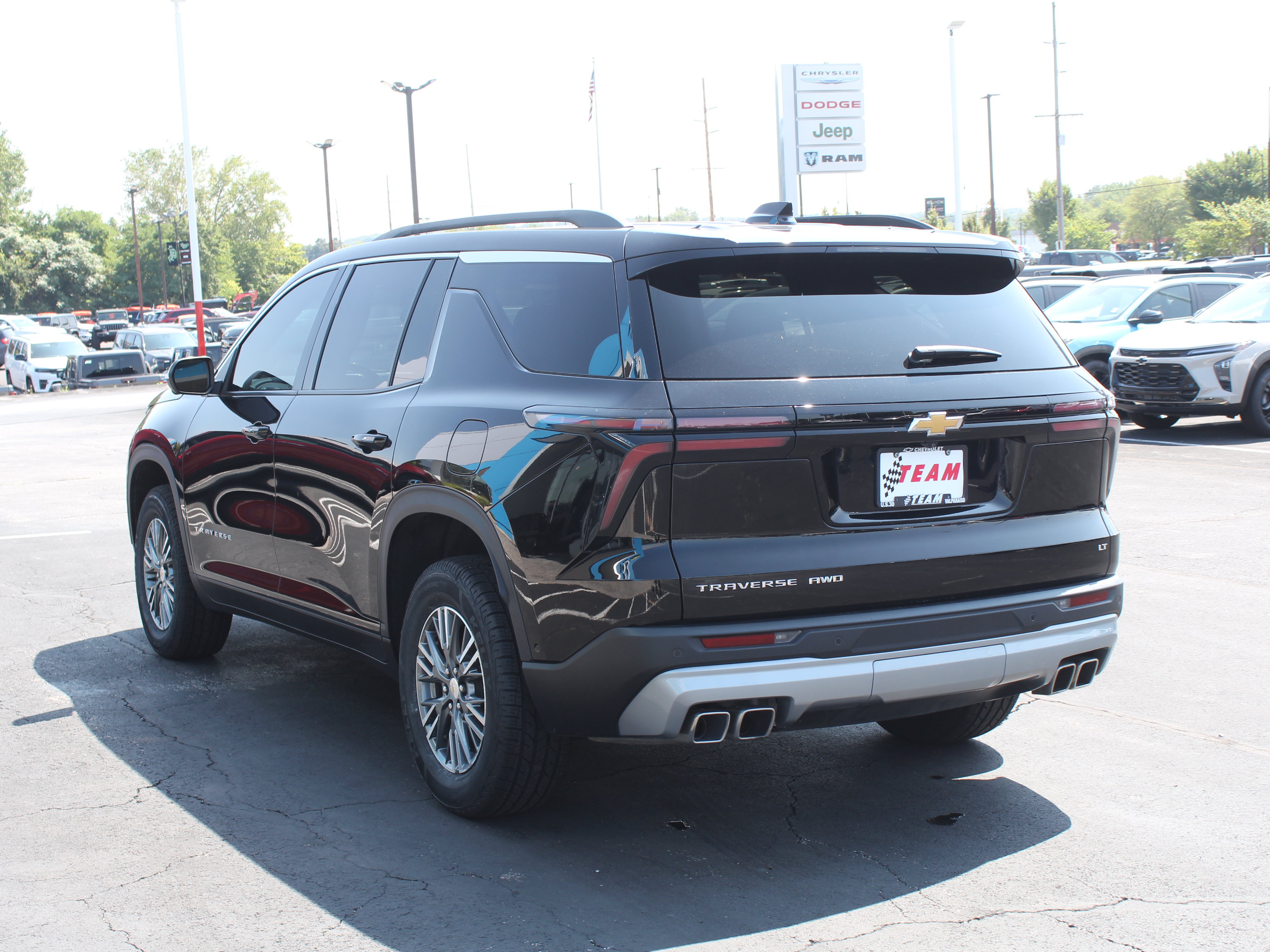 Certified 2024 Chevrolet Traverse LT w/ Enhanced Driving Package AWD/4WD image 9