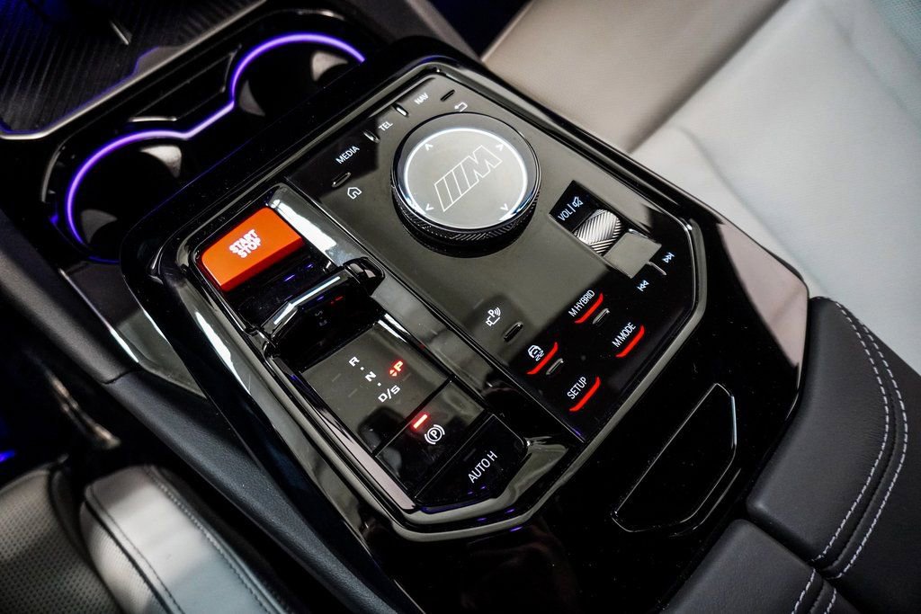 Used 2025 BMW M5 w/ Carbon Package image 41