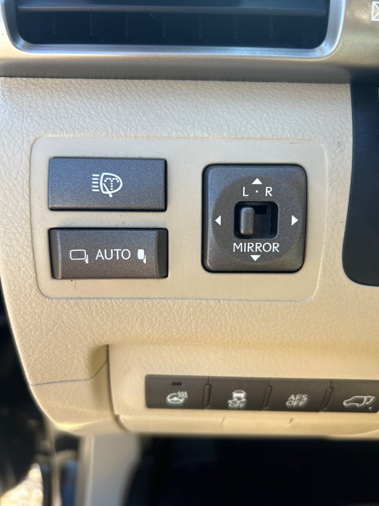 Used 2014 Lexus LX 570 4WD image 18