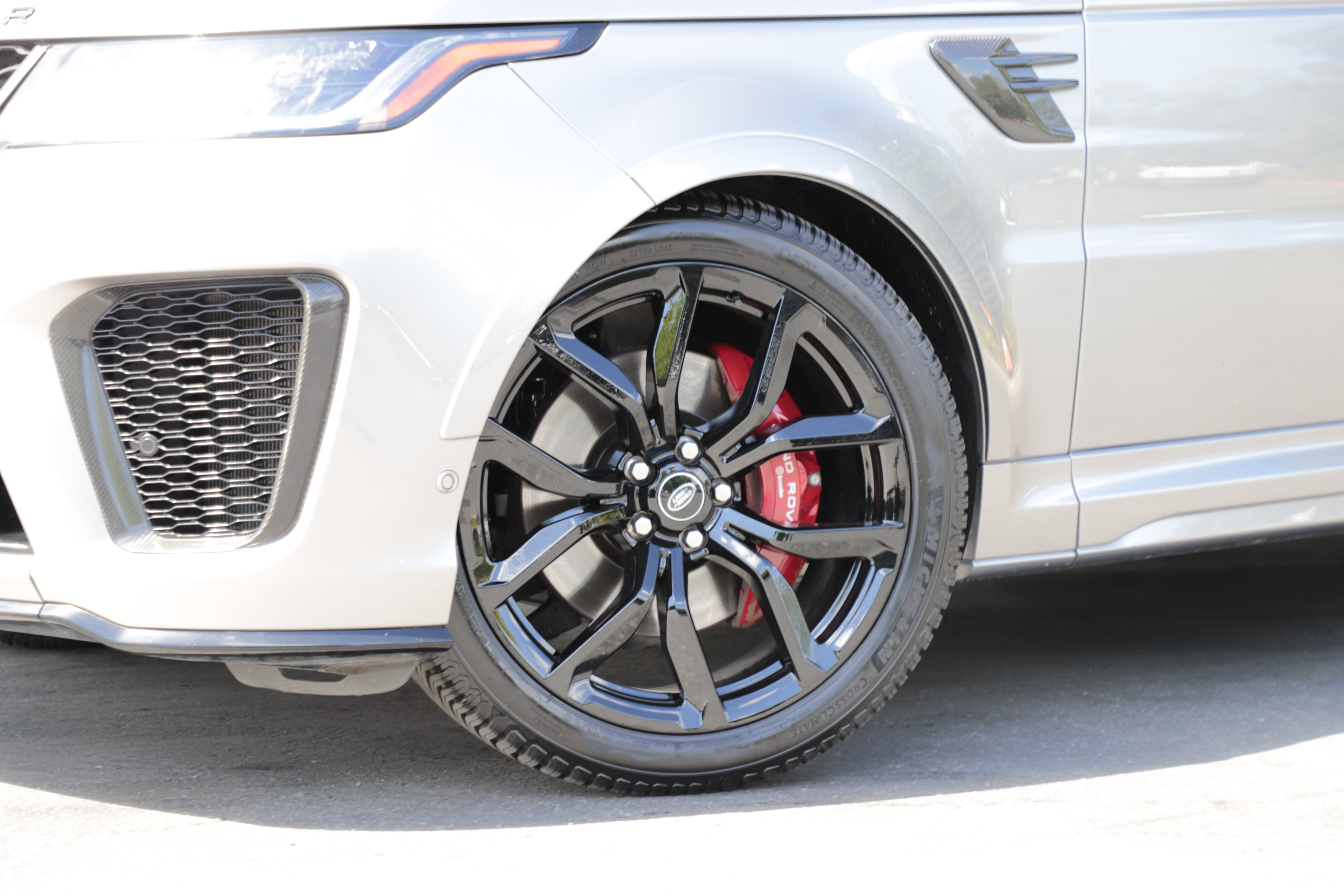 Certified 2022 Land Rover Range Rover Sport SVR AWD/4WD image 2