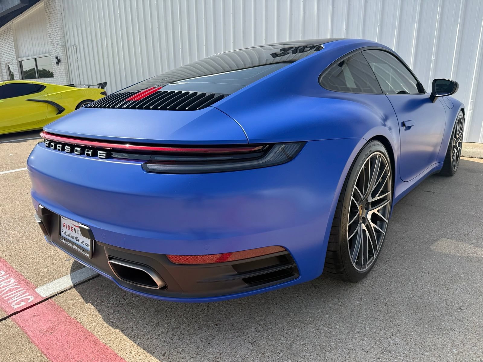 Used 2021 Porsche 911 Carrera RWD image 7