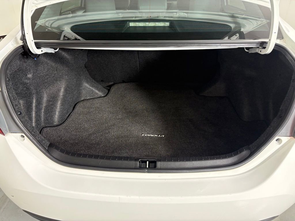 Used 2017 Toyota Corolla LE w/ Carpet Mat Package (TMS) image 18
