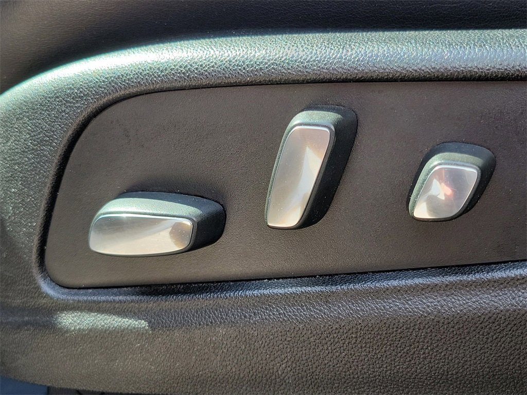 Used 2017 Cadillac XT5 Luxury image 19