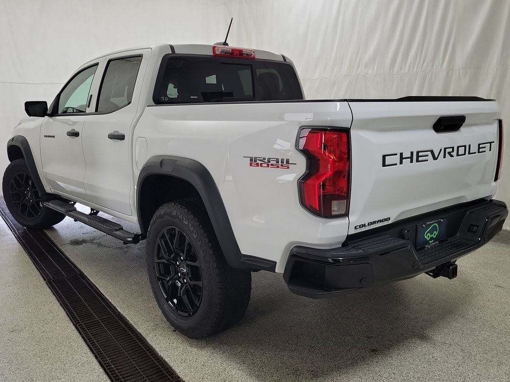Certified 2024 Chevrolet Colorado Trail Boss w/ LPO, Dark Essentials Package AWD/4WD image 8