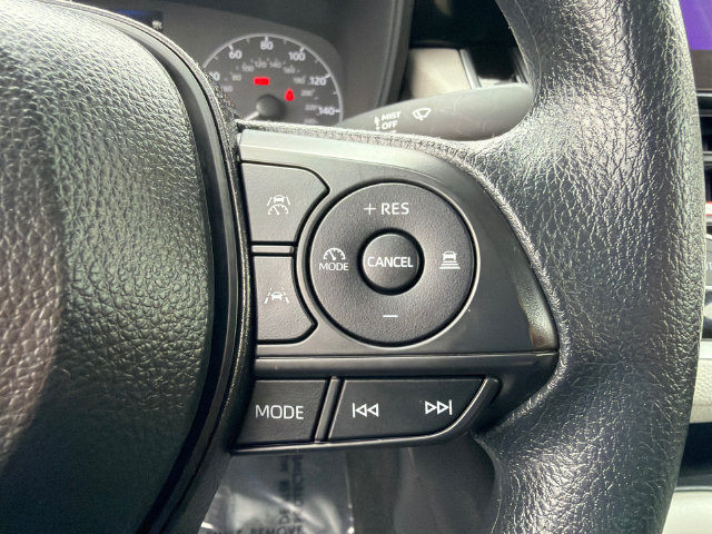 Used 2025 Toyota Corolla LE FWD image 30