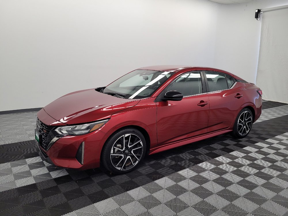 Used 2025 Nissan Sentra SR FWD image 2