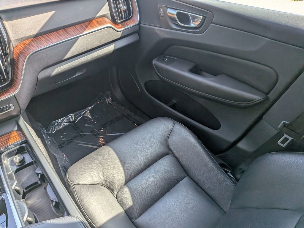 Used 2023 Volvo XC60 T8 Plus AWD/4WD image 17