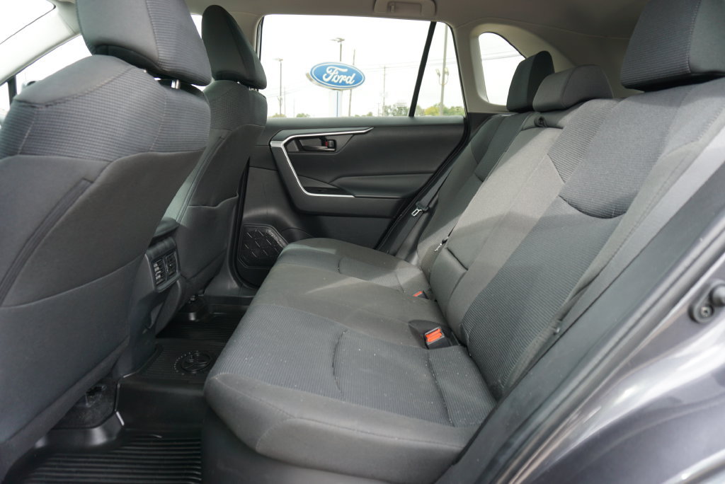 Used 2024 Toyota RAV4 LE AWD/4WD image 11