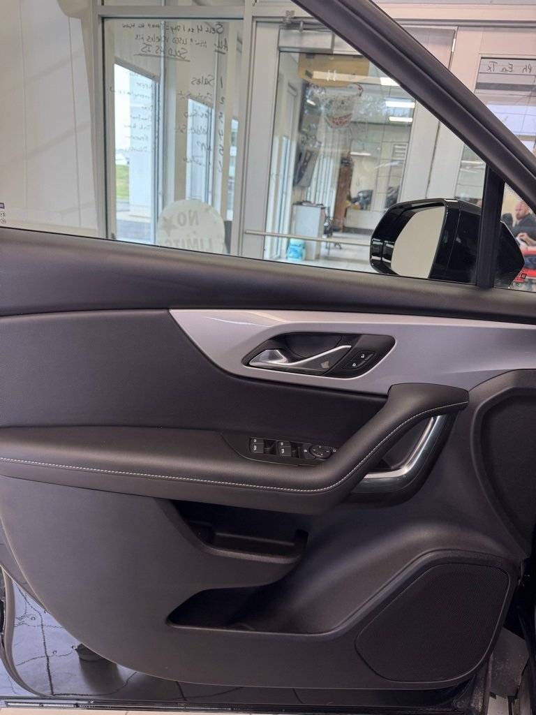 Certified 2025 Chevrolet Blazer LT w/ Midnight/Sport Edition image 10