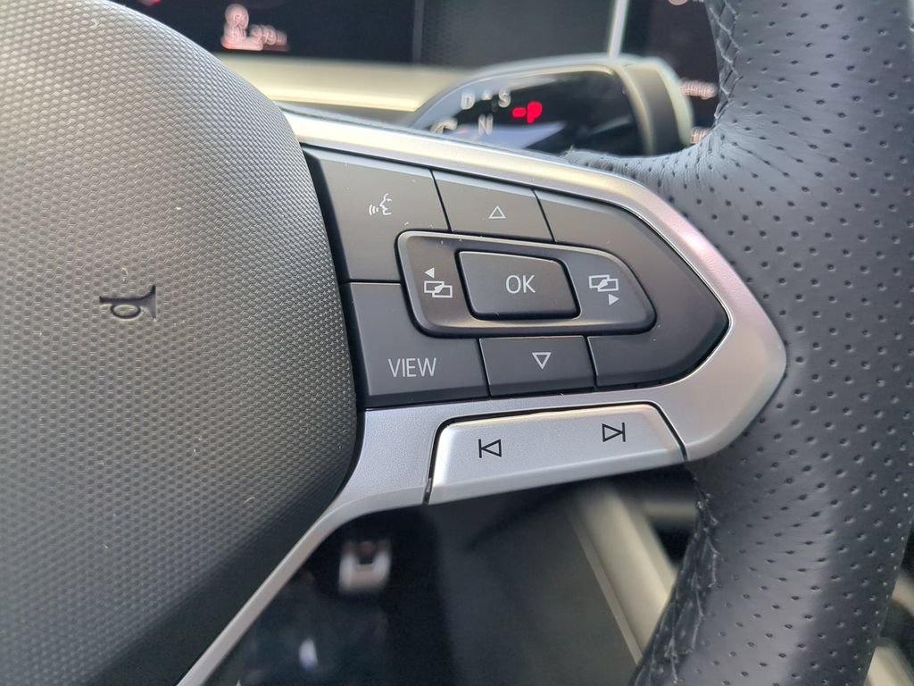 New 2026 Volkswagen Tiguan SE R-Line FWD image 28