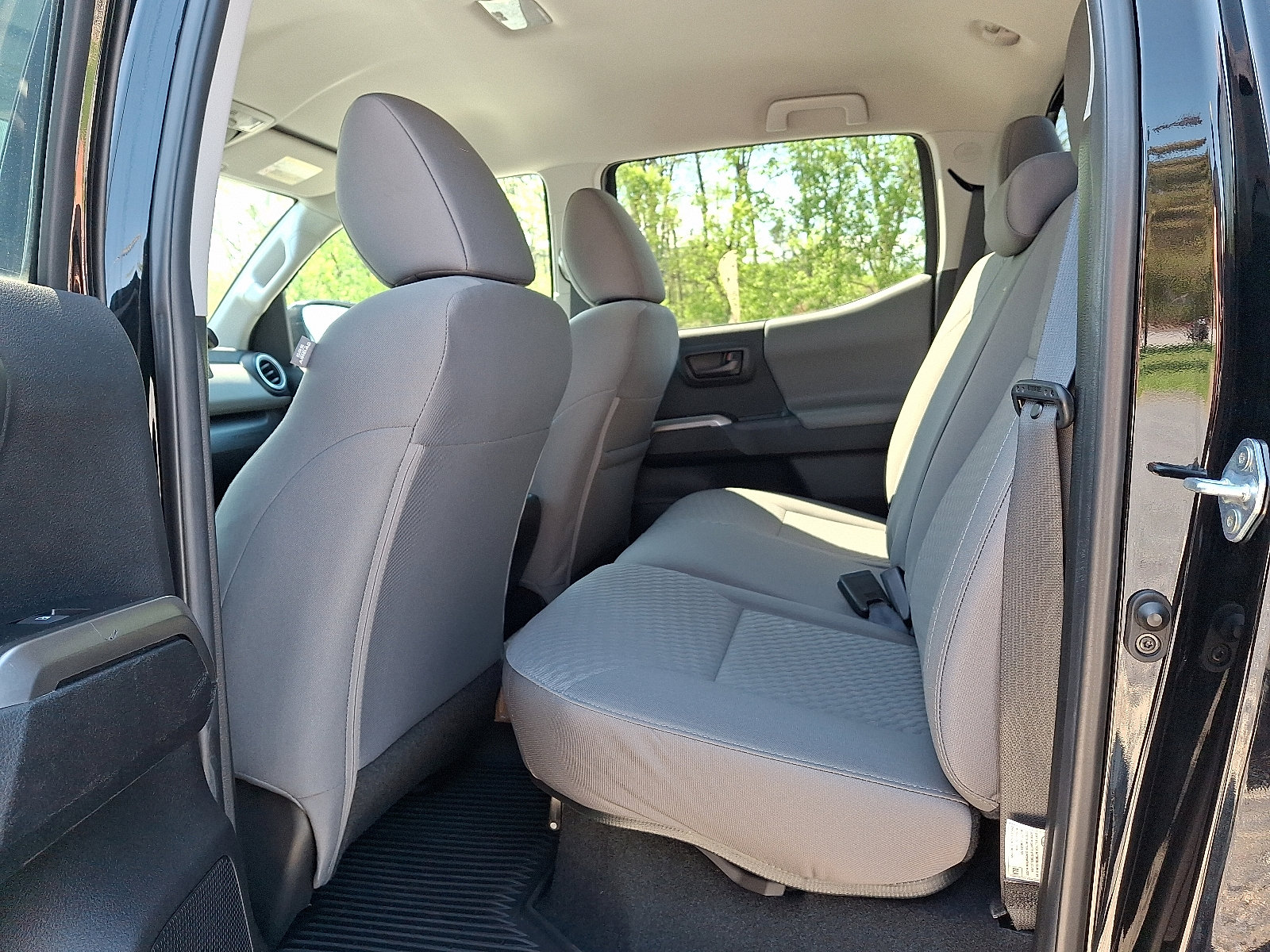 Used 2022 Toyota Tacoma SR5 AWD/4WD image 38