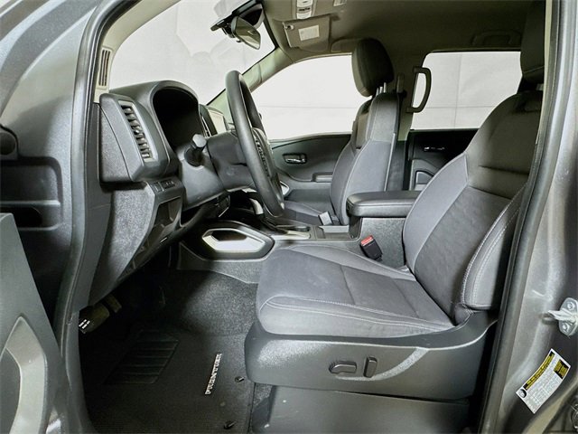 Used 2024 Nissan Frontier SV image 17