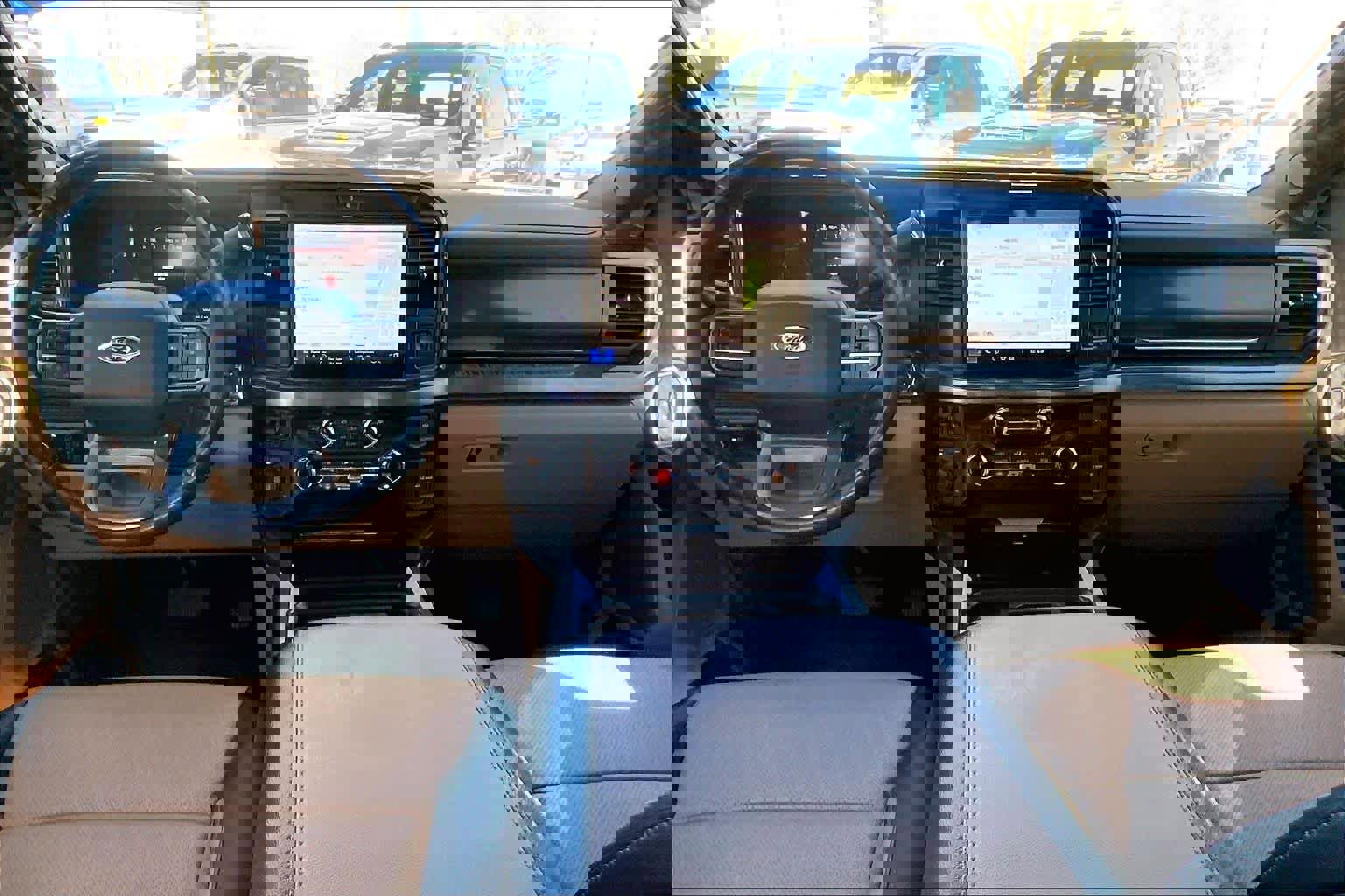 Used 2025 Ford F350 Lariat image 16