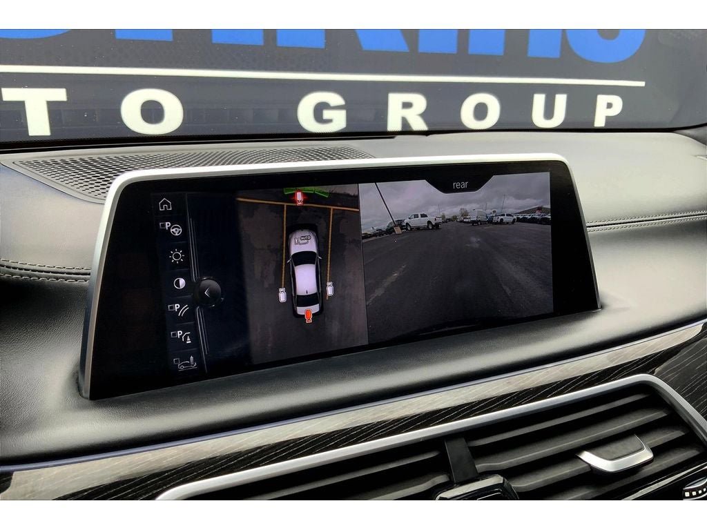 Used 2016 BMW 750i xDrive image 23
