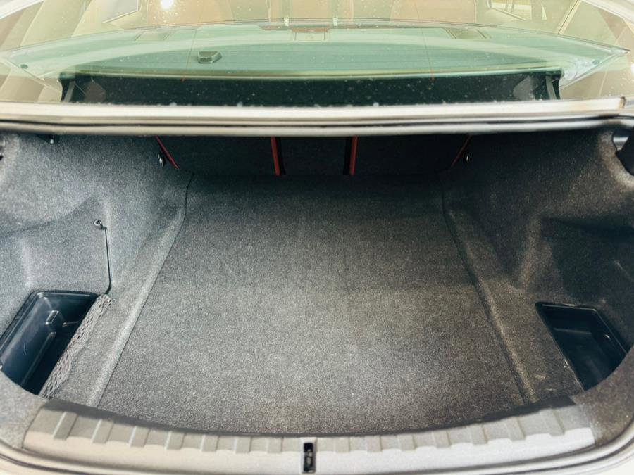 Used 2025 BMW 330i Sedan image 8