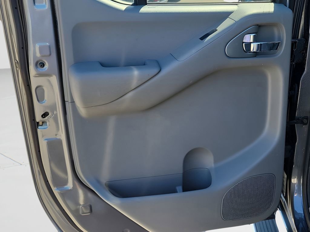 Used 2021 Nissan Frontier SV image 15