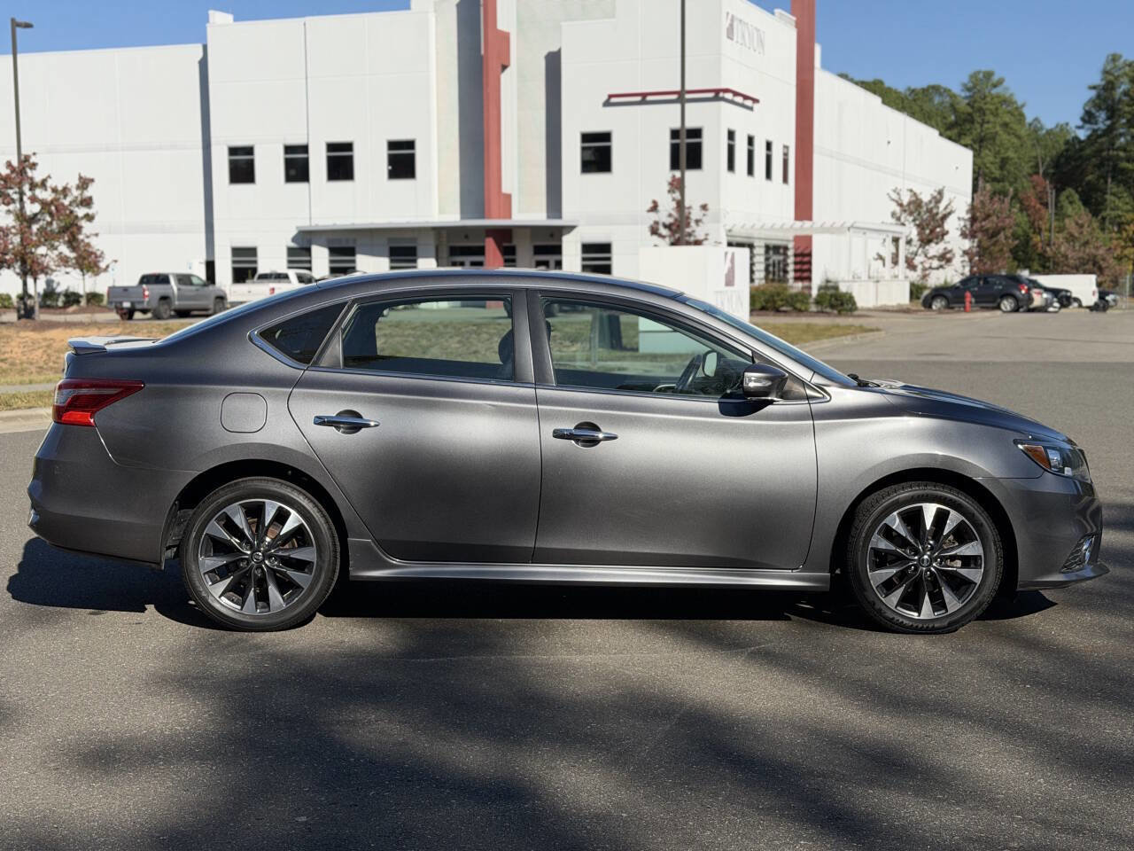 Used 2019 Nissan Sentra SR image 13