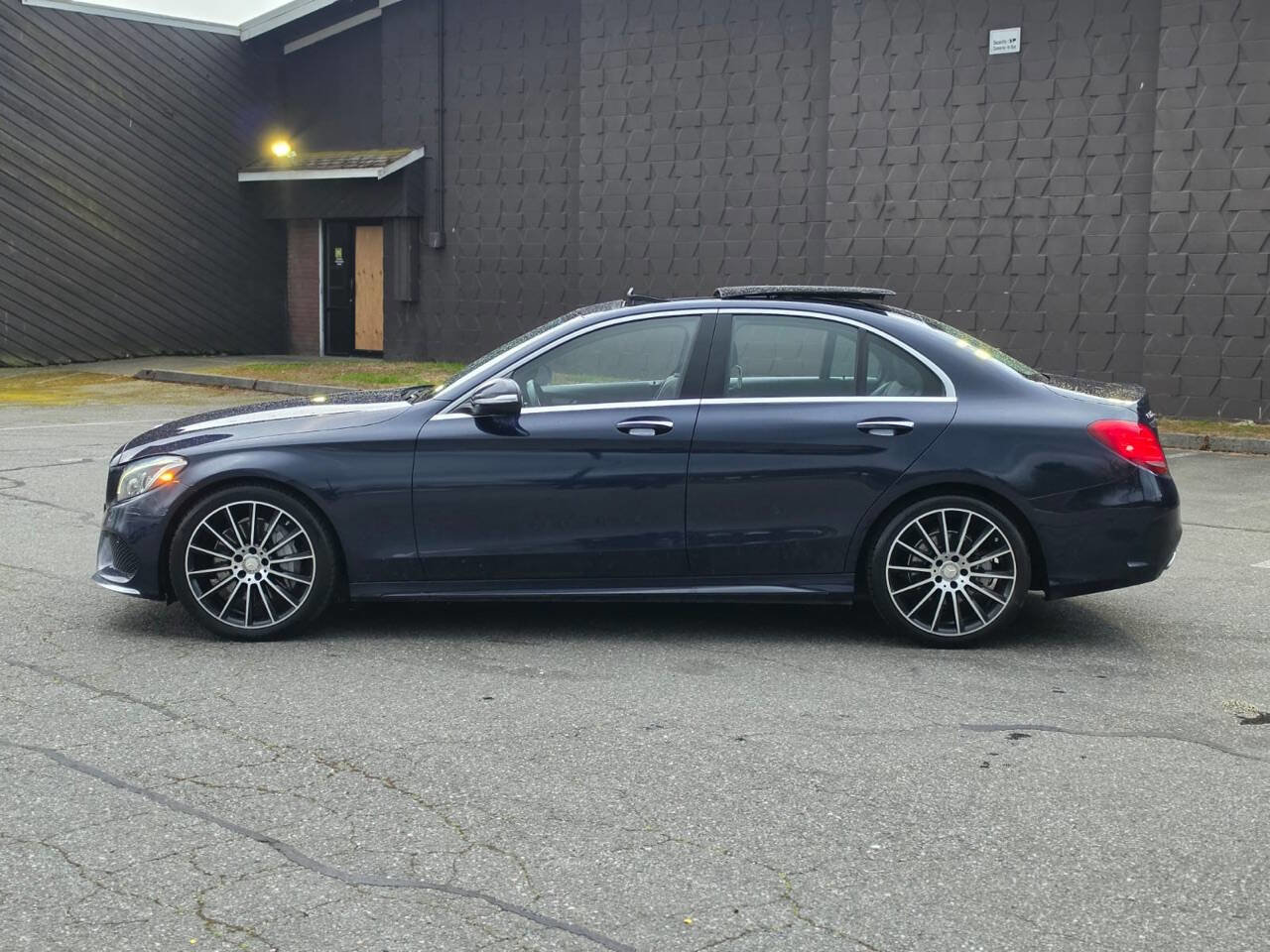 Used 2015 Mercedes-Benz C 300 Sedan image 7