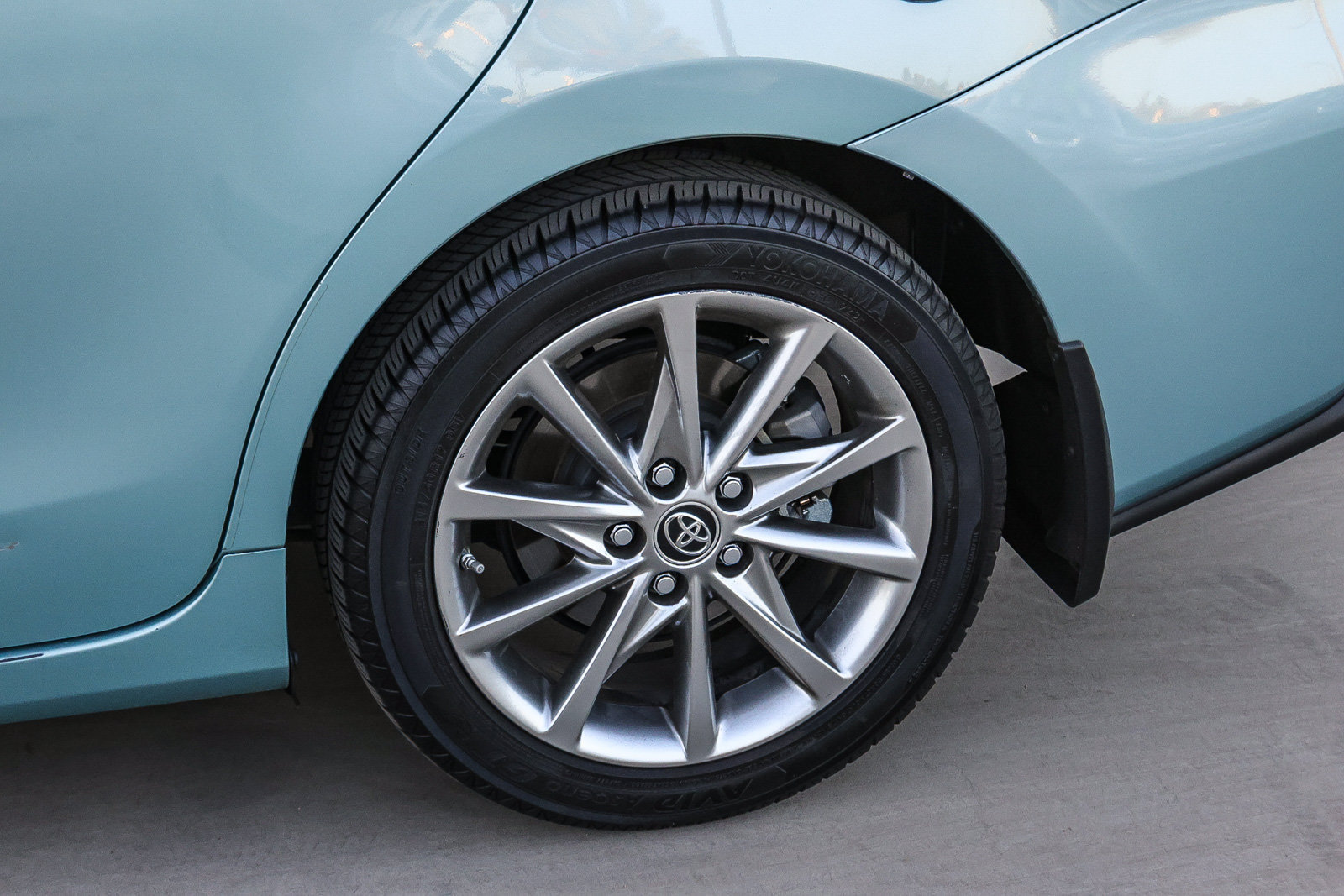 Used 2016 Toyota Prius V Five FWD image 9