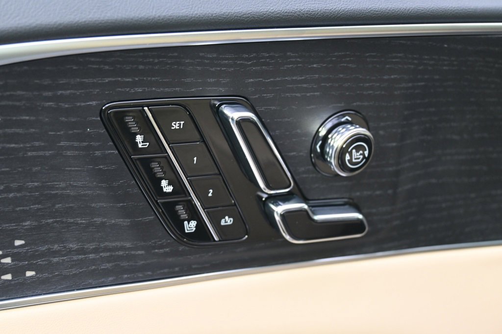 New 2026 Cadillac Lyriq V image 14