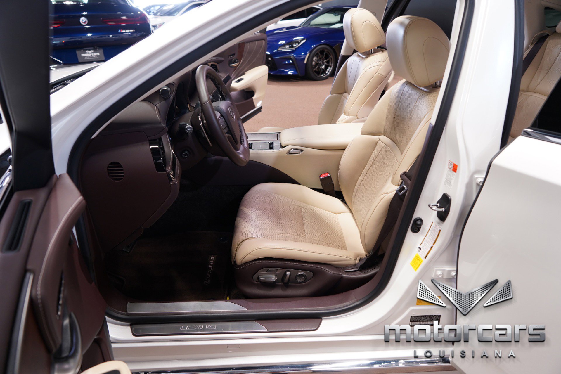 Used 2020 Lexus LS 500 w/ Accessory Package (Z2) RWD image 28