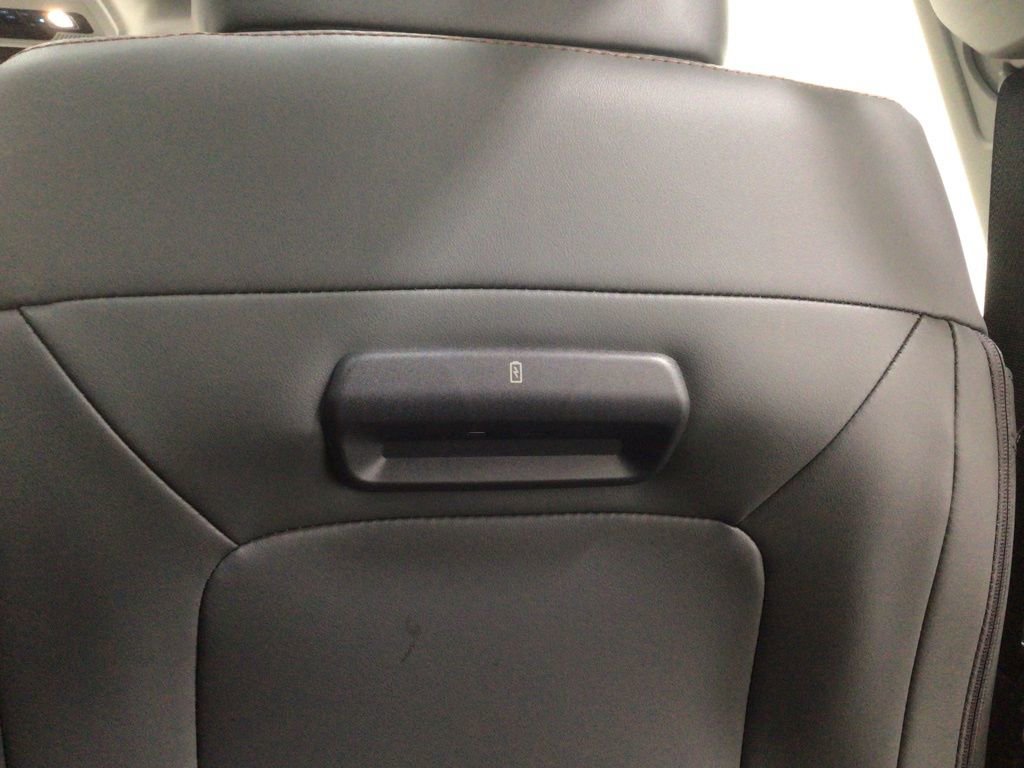 New 2025 Ford Expedition Active image 45